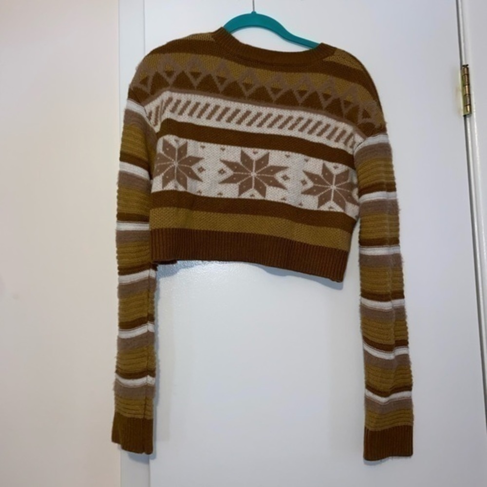 Urban Outfitters Cropped Sweater - Picture 3 of 4